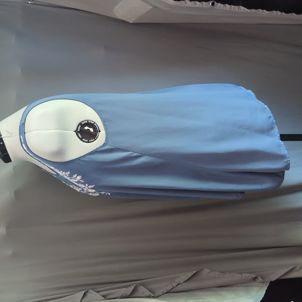 Embroidered Tank - Picture 4 of 4